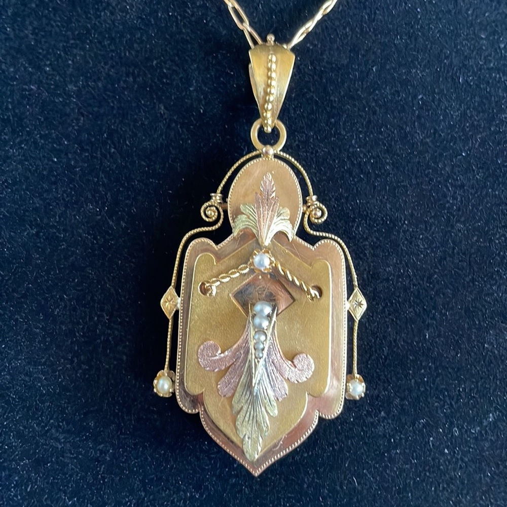 14k Antique Victorian Locket 15 grams